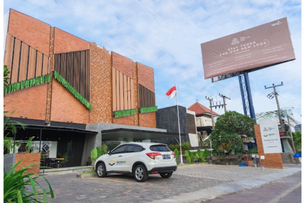 Berry Biz Hotel Seminyak  Exterior photo